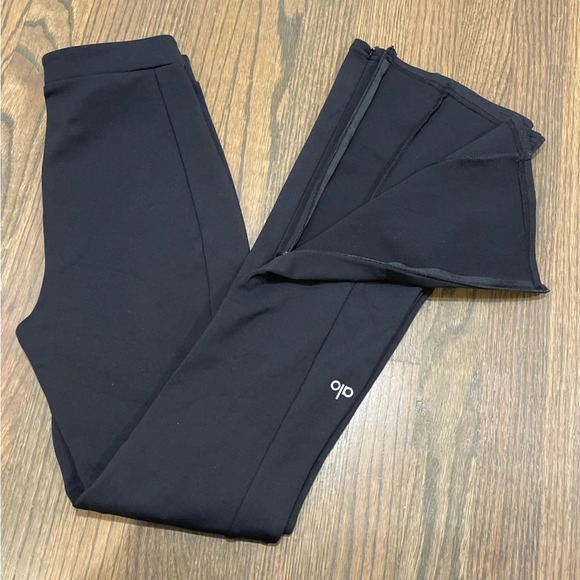 ALO Airbrush High-Waist Kick Back Flutter Legging Small - Picture 9 of 10